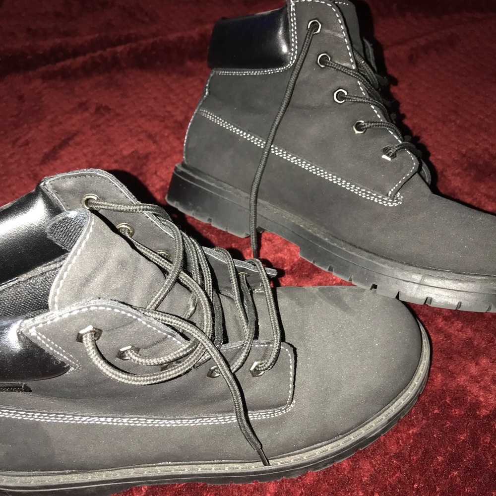 Black TRAILGUIDE Boots